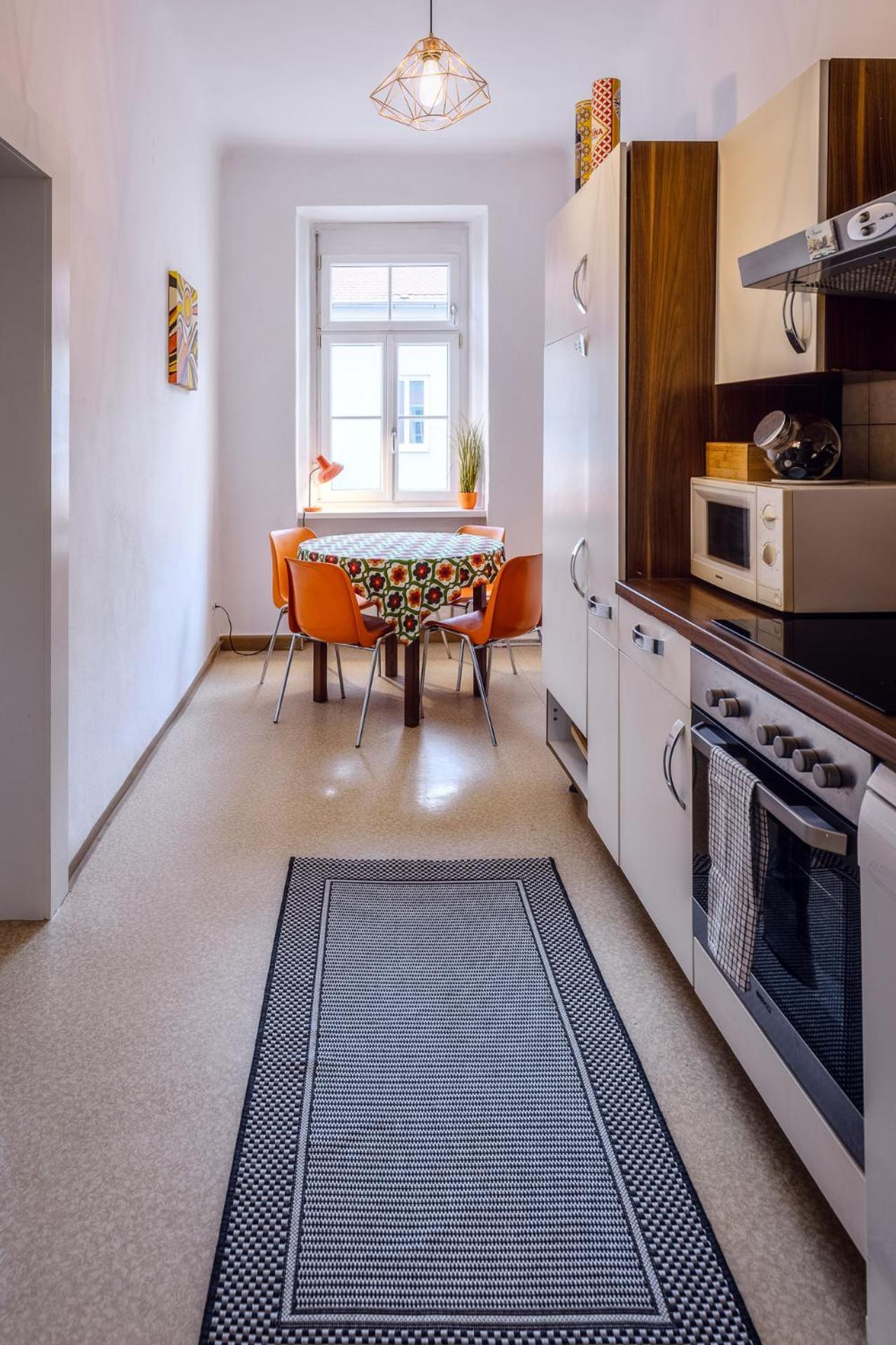 Sunny Citycenter Apartment - Graz Main Station Luaran gambar